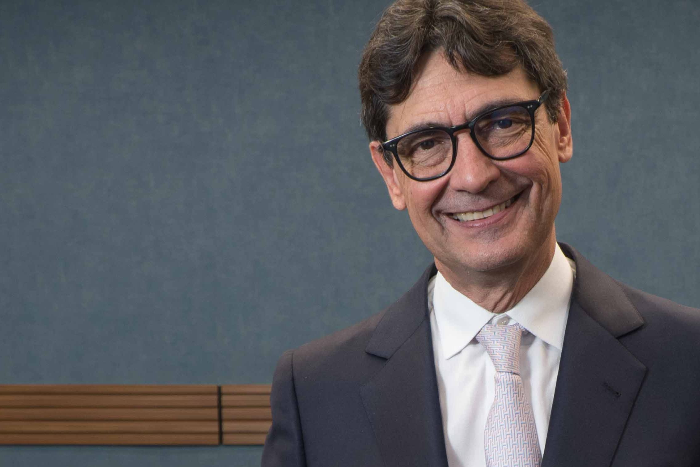 Ibrahim Velutini Y Su Gestión Al Frente De Compass Bank
